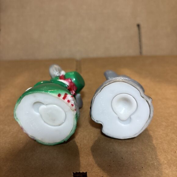 Vintage Christmas Mice Salt & Pepper Shakers Anthropomorphic Plastic JASCO 1981 - Picture 3 of 3